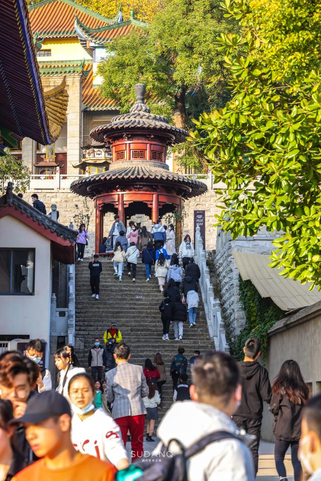 武漢寶通禅寺：在千年皇家寺院賞秋，是什麽感覺？