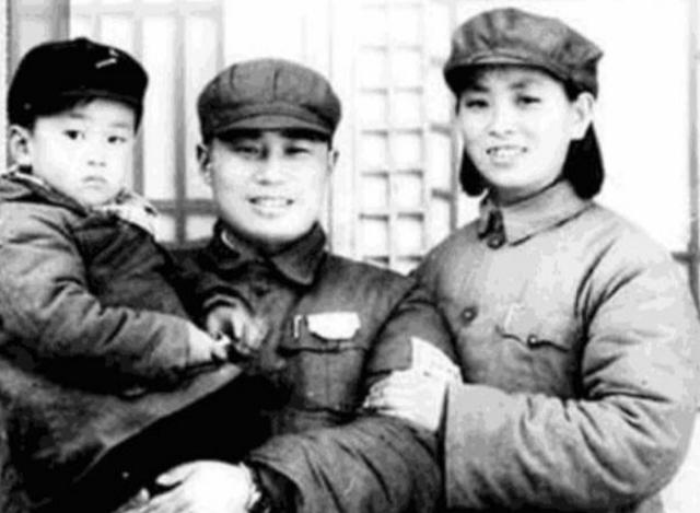 78年王近山逝世，骨灰安置于南京，两年后邓小平下达一道特殊命令
