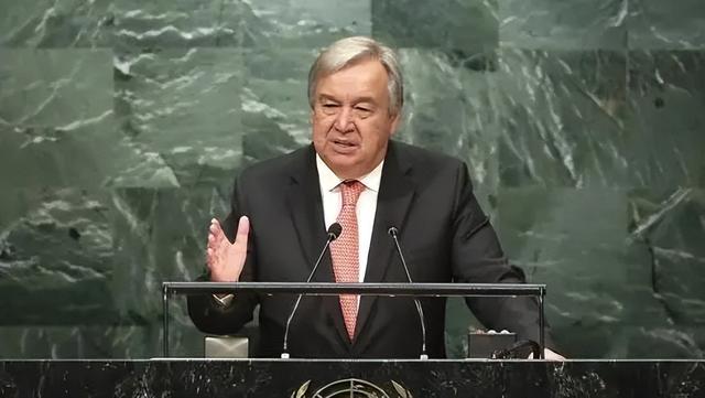 四米长桌会谈！联合国秘书长责俄“侵略”，俄罗斯又退一世界组织