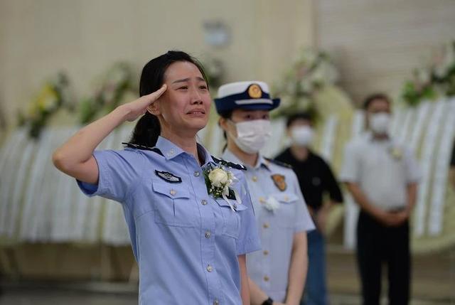 假如我盖着国旗回来…，这或许是我作为军人最好的归宿