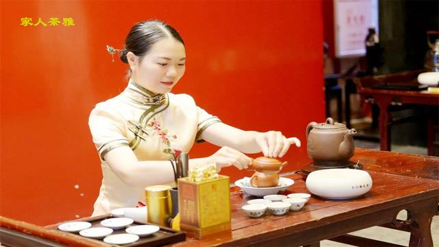 迟日江山丽，四月雅茶香