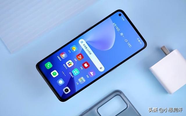 realme真我Q5 Pro真机快速上手：优点和缺点都很明显