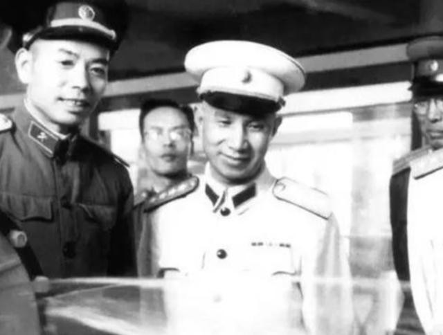 真实林彪：自视甚高，不爱与人交谈，但和粟裕谈军事时却滔滔不绝