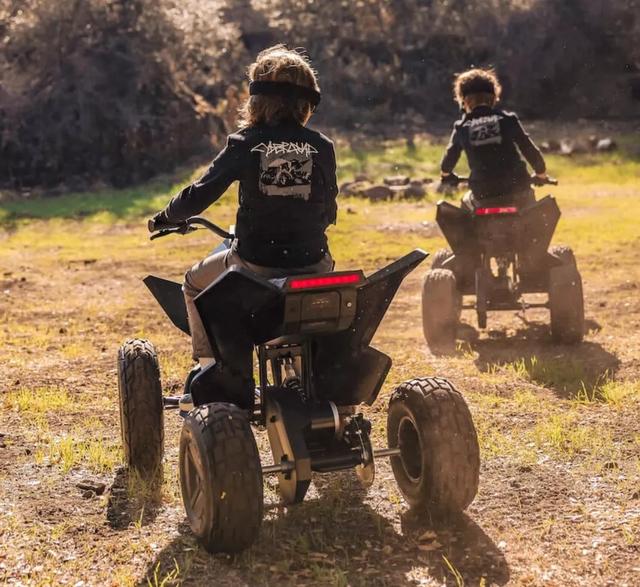 特斯拉新车来了，续航仅24公里？周车圈新闻