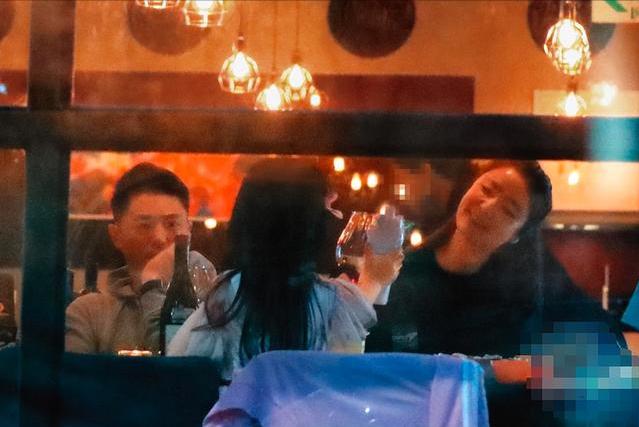 霍建华转身嫁给了林心如，周洁深受其害？请全家人来吃饭，以打破不和的谣言
(图6)