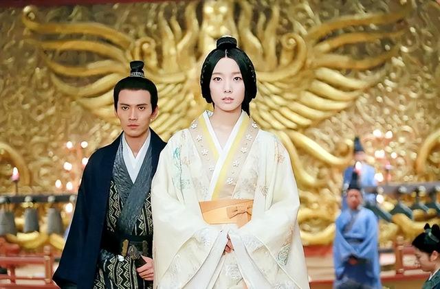 汉武帝临终前，看了一眼爱妃，叹息道：太美了，赐死吧