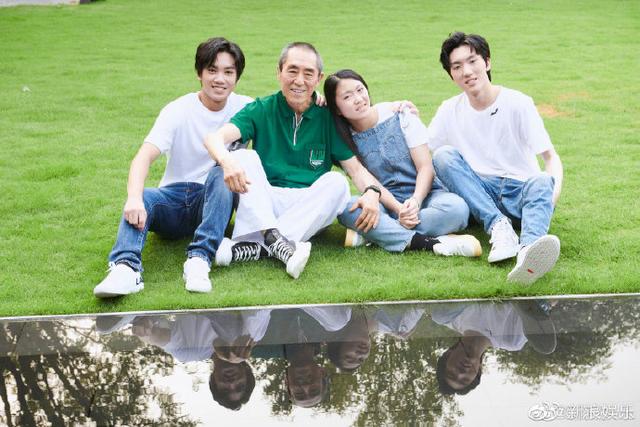 张艺谋的身体令人担忧，妻子陈婷发长文：他靠吃药在努力工作