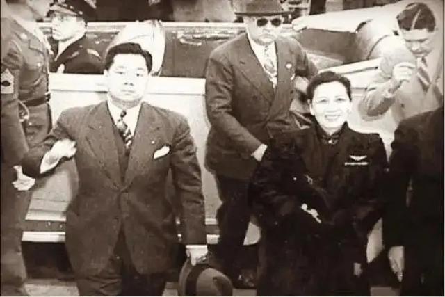 75年蒋介石去世后，宋美龄晚年为什么要去美国？又是靠什么生活？
