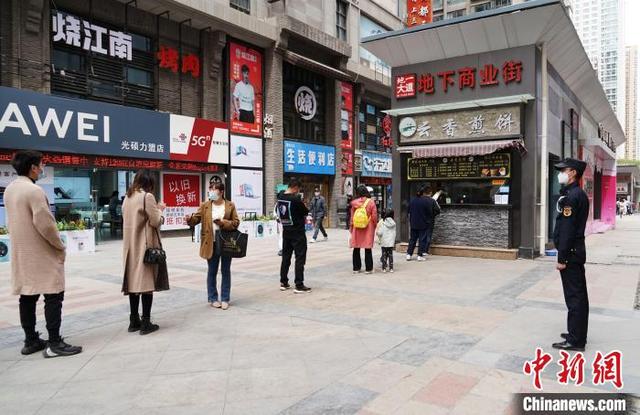 西宁解除静态管理首日：市民生活逐步恢复正常
