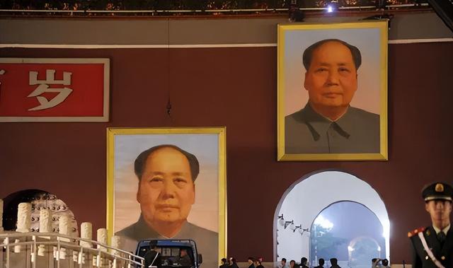 天安门城楼上，先后挂过12个人的画像，除了毛主席外，还有谁？
