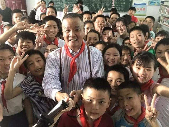 香港疫情，平安捐1000万，京东捐1个亿：背后是刘强东的商业野心