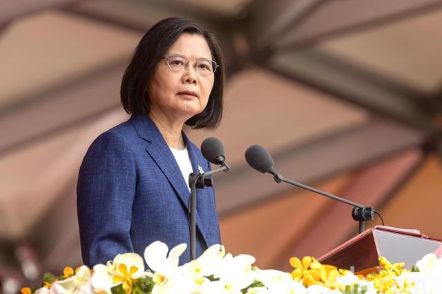 俄乌激战，台湾抢戏！蔡英文叫嚣：制裁俄罗斯，台军会24小时待命