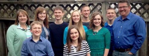 24年前，轰动世界的全球首例七胞胎，现已长大成人，离开获赠别墅