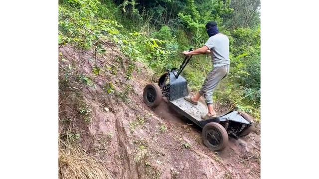 80后小哥放弃百万年薪回乡造车，改装技术过硬，被称造车狂人