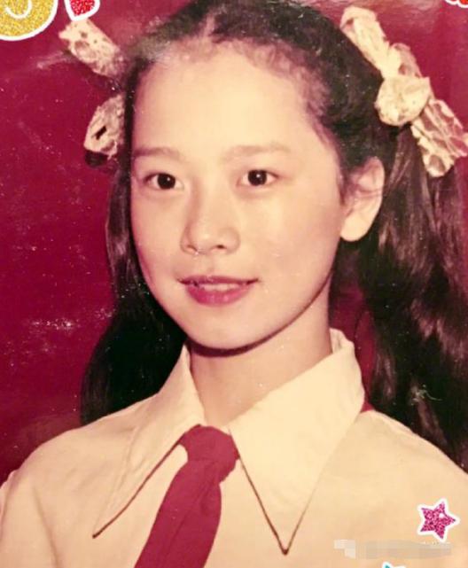 “野蔷薇”海清，25岁隐婚生子，嫁初恋20年，被宠成幸福阔太太
