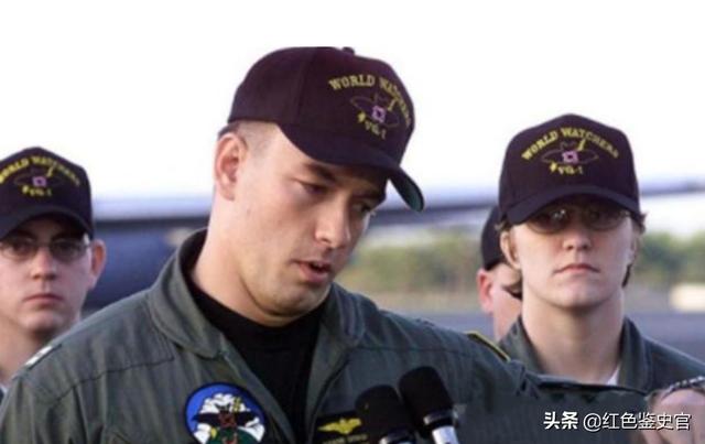 王伟南海撞机坠毁后，那位撞他的美军飞行员后来如何了？
