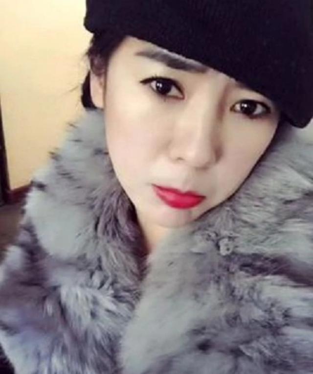 “赵本山徒弟”宋小宝：2段婚姻，二婚女粉丝王雪，31岁生龙凤胎