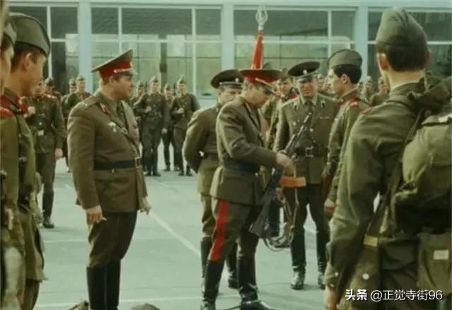 1990年两德统一时，苏美英法的大军为何按兵不动？原因无非4点