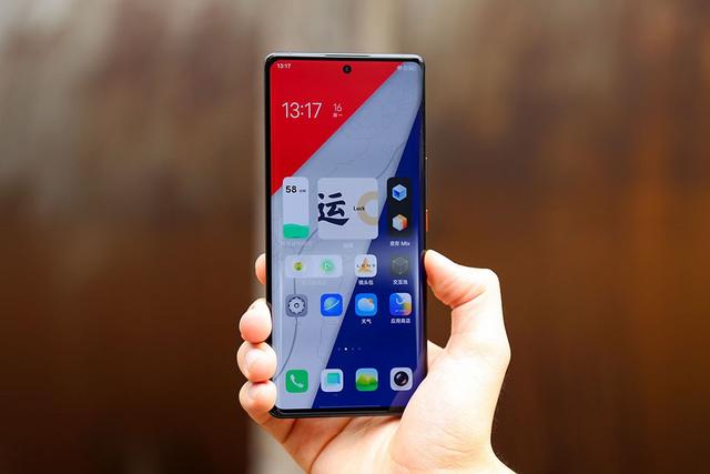 跌价1100元！12GB+256GB+120W闪充，超高性能vivo手机