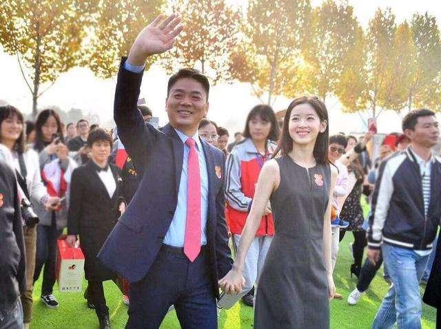 香港疫情，平安捐1000万，京东捐1个亿：背后是刘强东的商业野心