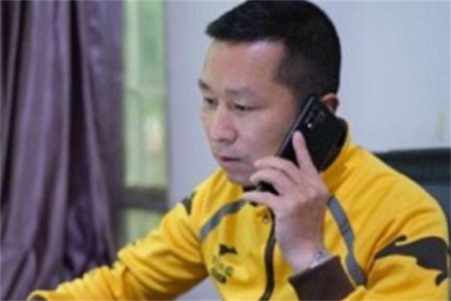 姚志刚：辞去银行行长自主创业，亏损230万后却因送外卖走红