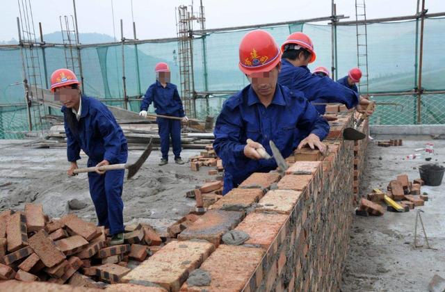 5岁女童心跳停止，医生让见最后一面，救活后才知还有更糟的消息