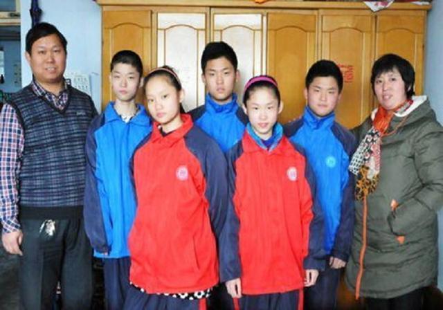 苦熬19年，她把五胞胎拉扯长大，为何却后悔了？