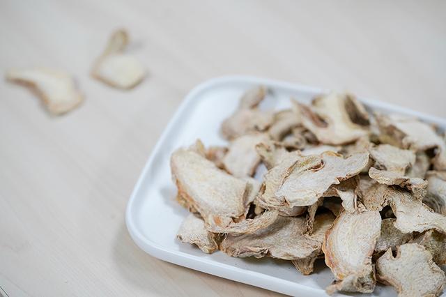 阳气不足，五脏虚寒，手凉脚凉，如何长养阳气？一味中药解救您