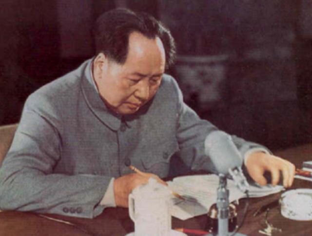 68年程潜逝世后，其女托周总理转交一封信给毛主席，主席看后落泪