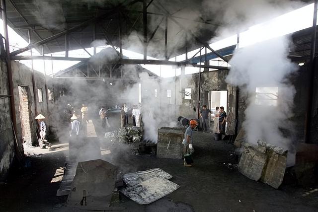 俄宣布停火，美英趁机将大量武器输送钢铁厂，乌残余开始实施反击