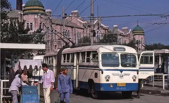 1957年，抗战老兵在菜市场外，发现了潜伏9年的日本间谍