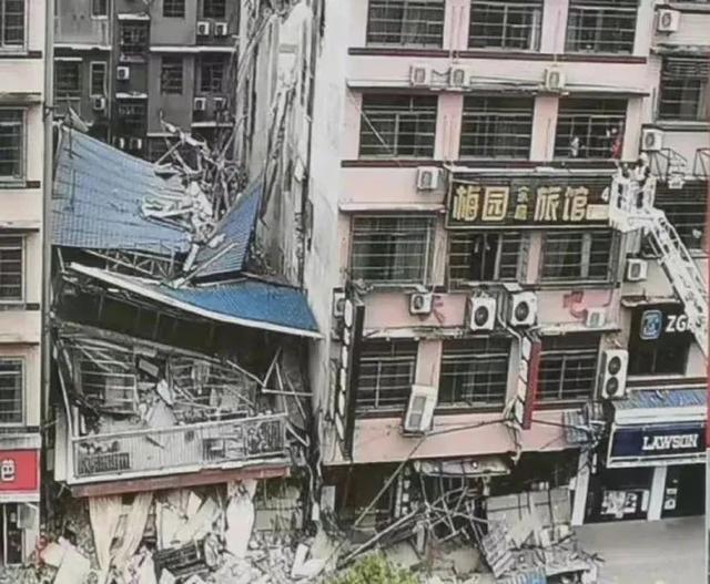 长沙楼房坍塌53人遇难：那3位幸存者，又让我哭了一场
