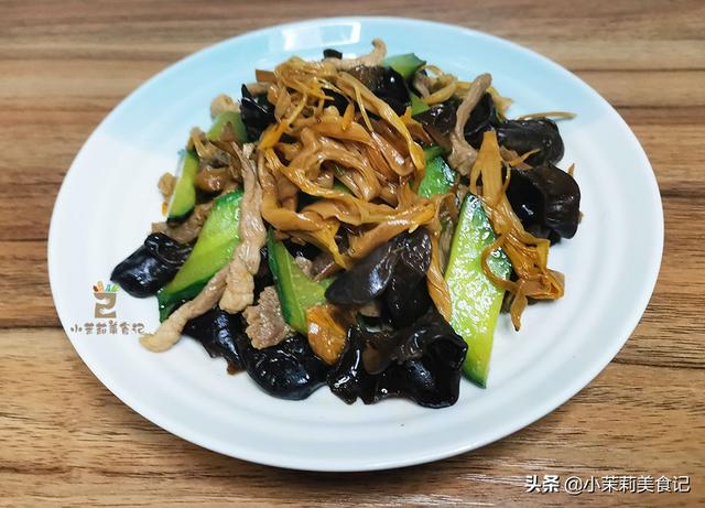 8种食物富含“卵磷脂”，营养高还便宜，冬天常给家人吃，好处多