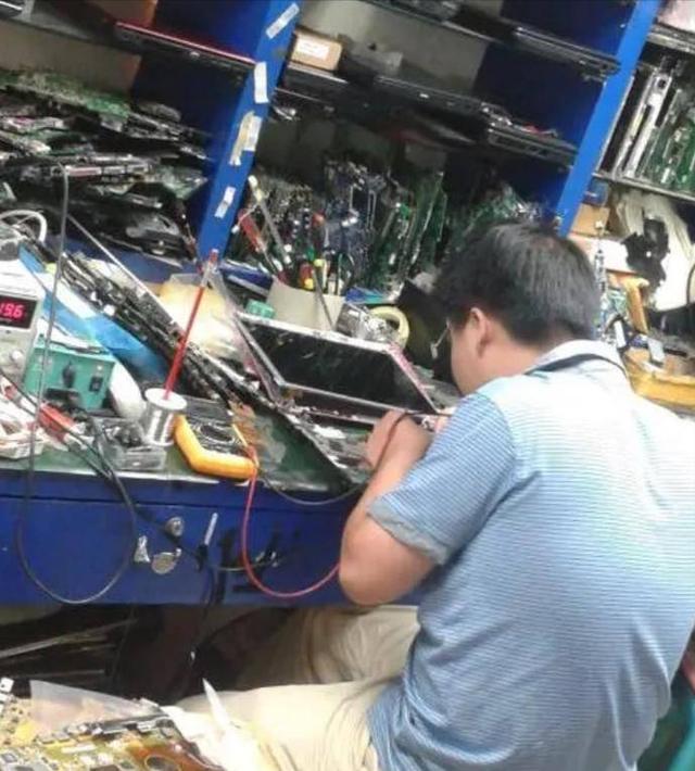 2002年，广东50岁夫妇生下龙凤胎，10年后两人跳楼自杀，为何？