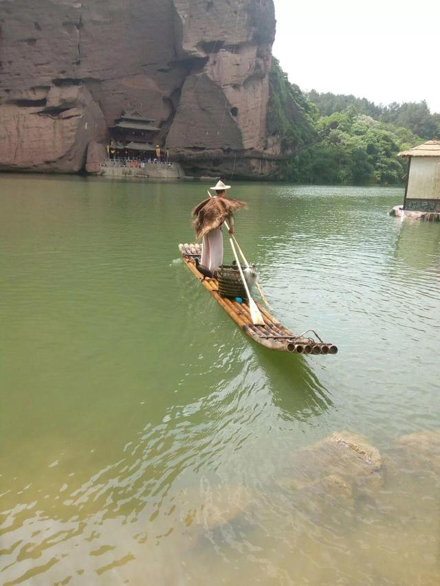 一個讓人流連忘返的旅行度假聖地——龍虎山