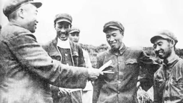 “不要签字！继续打！”朝鲜停战签字时，毛主席大怒！是谁惹了他