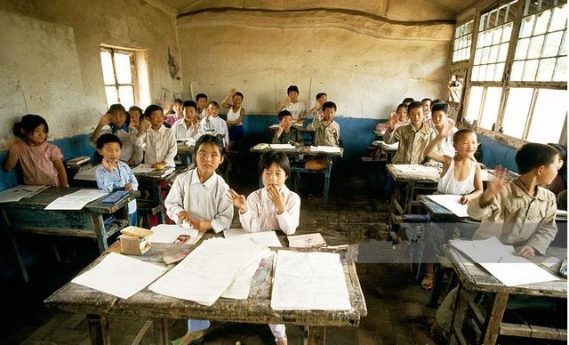 一组80年代儿童生活照，一晃就老了