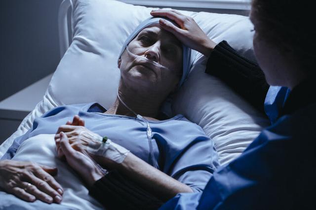 中国顶尖肿瘤专家患癌，一年后痛苦离世，临终前的反思发人深省