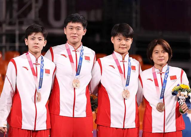 姚明公布3人篮球国家队集训名单：黑人天才入选，新科MVP退出