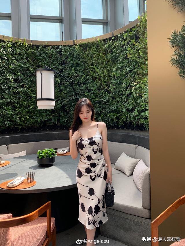 美女模特(美女模特走秀视频)