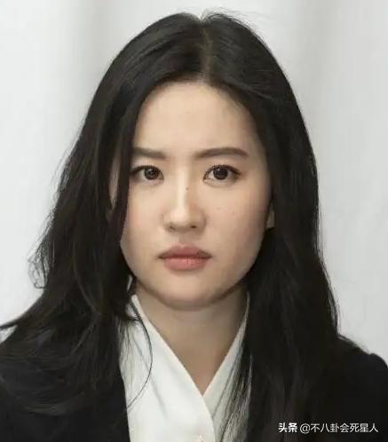 脸比较宽的女明星有哪些脸比较宽却漂亮的女星