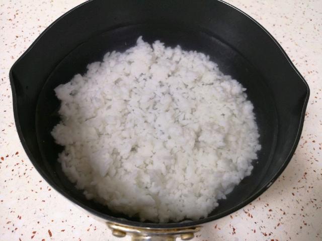 剩米饭可以熬粥吗（剩米饭能不能熬粥）