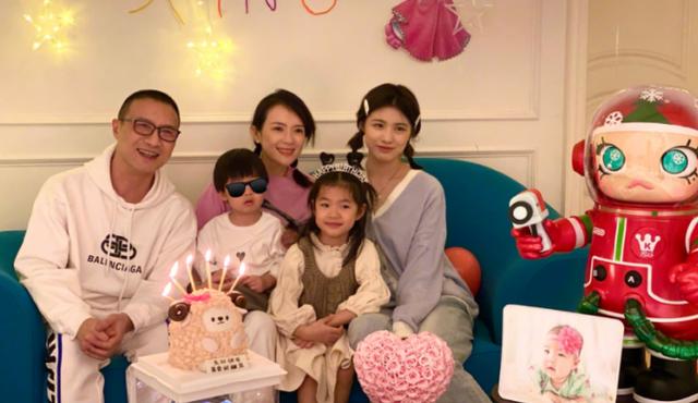 演员章子怡：被父母强烈反对嫁给三婚汪峰，如今这场博弈赌赢了