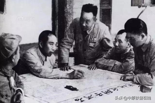 百年瞬间丨新疆军区组建生产建设兵团