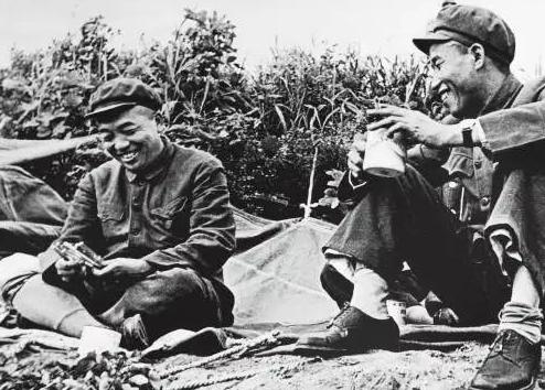 51年彭德怀从朝鲜回国，参加军委会议，大发脾气：难道战士不爱国