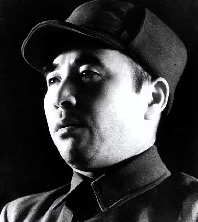真实林彪：自视甚高，不爱与人交谈，但和粟裕谈军事时却滔滔不绝