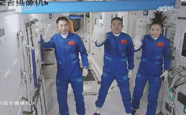 神舟十三号即将返航，首次尝试高难度技术，为何选择东风着陆场？