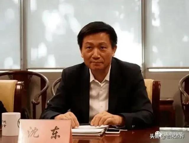 5月25日，19人被查，2人被批长期与他人保持不正当性关系