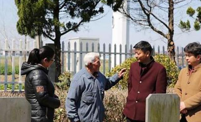 山东老人信守诺言，为抗日无名英雄守墓长达74年，92岁时奇迹出现