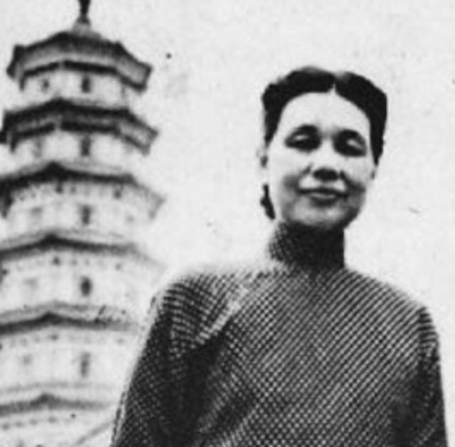 建国后卫立煌迟迟没回大陆，周总理问“是否有顾虑”，其妻：有